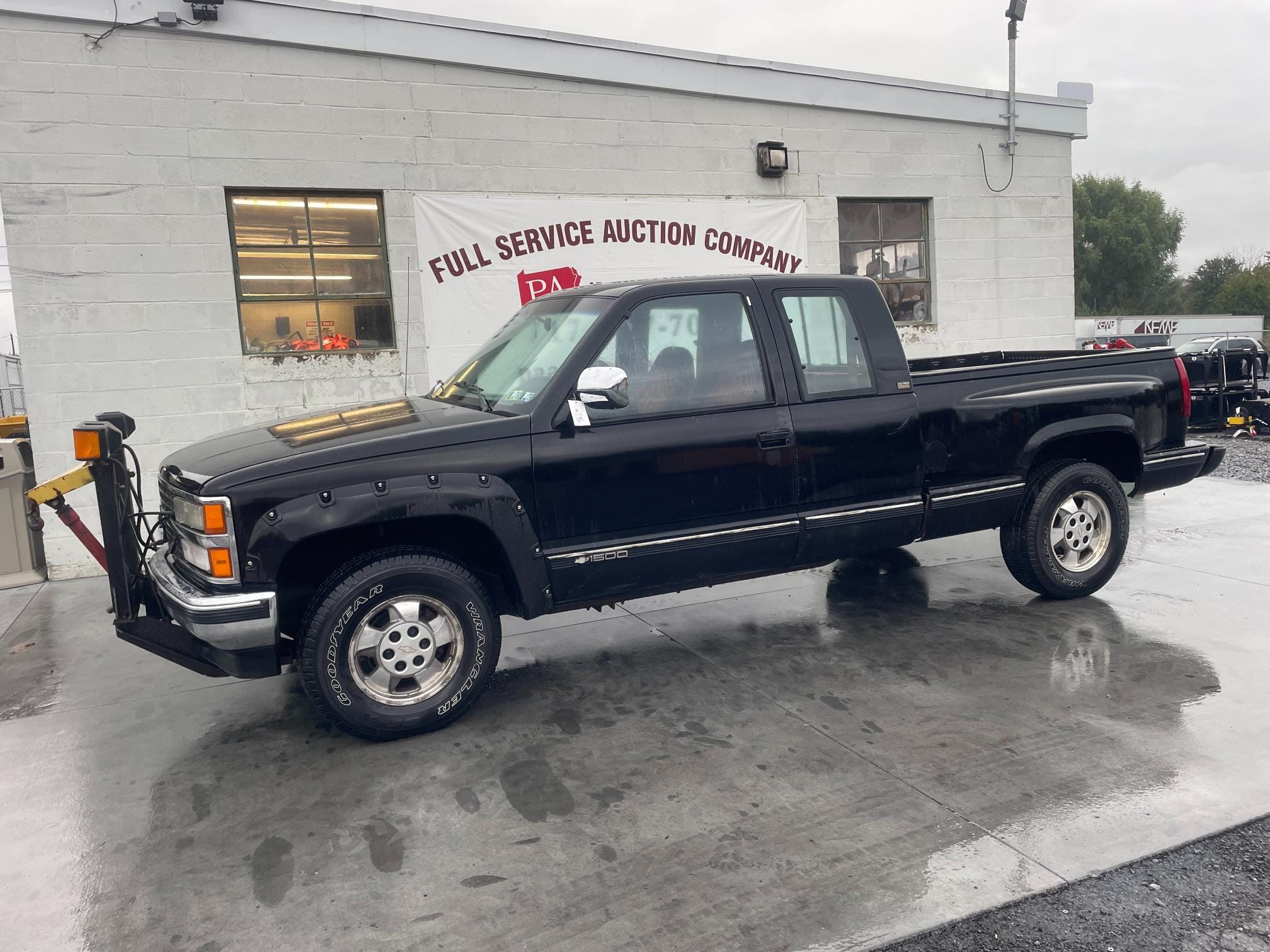 1992 Chevrolet 1500 Equipment Image0