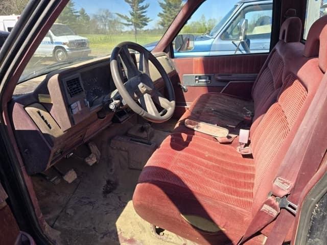 Image of Chevrolet 2500 equipment image 4