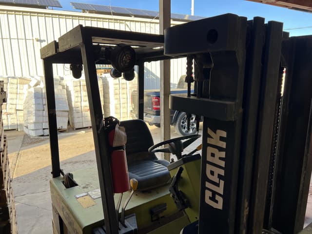 Image of Clark TM20 equipment image 2