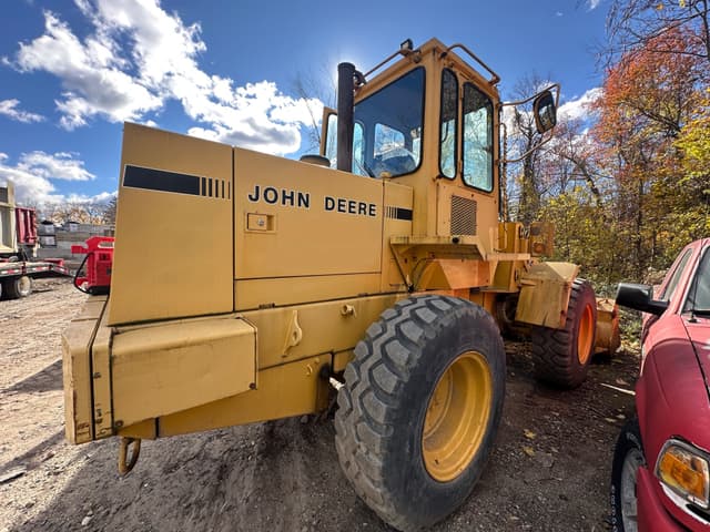 Image of John Deere 444E equipment image 1