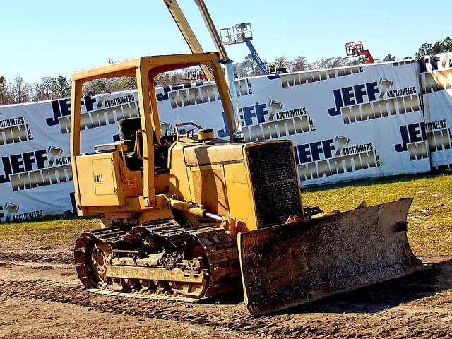 Image of John Deere 450G equipment image 2