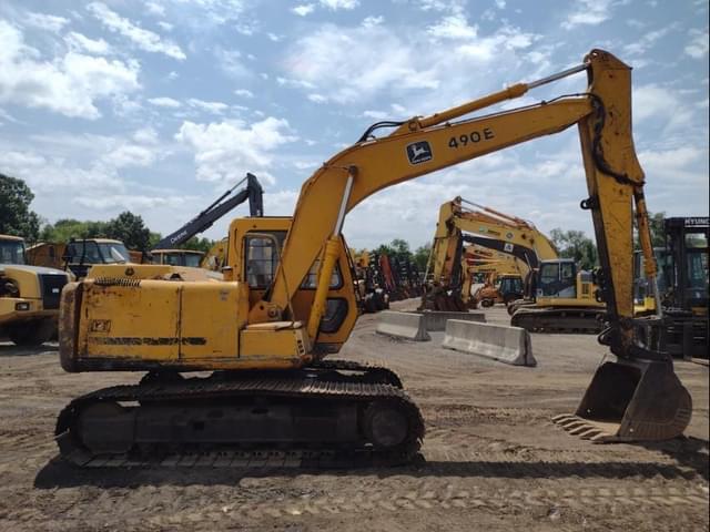 Image of John Deere 490E equipment image 2