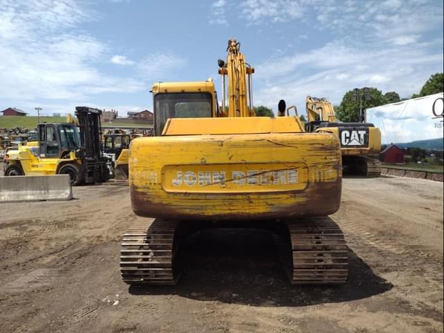 Image of John Deere 490E equipment image 3