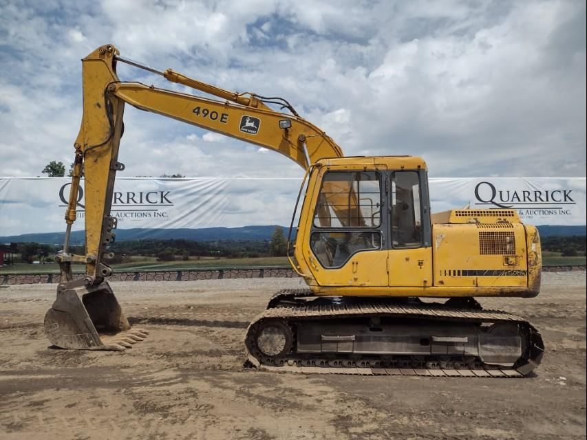 1992 John Deere 490E Equipment Image0