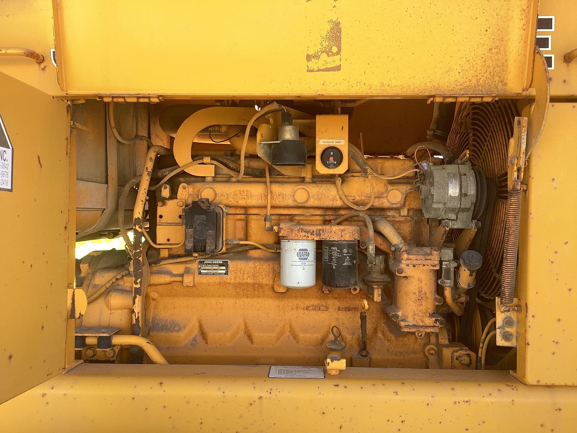 Main image John Deere 672B 32