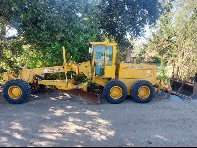 1992 John Deere 772BH Equipment Image0