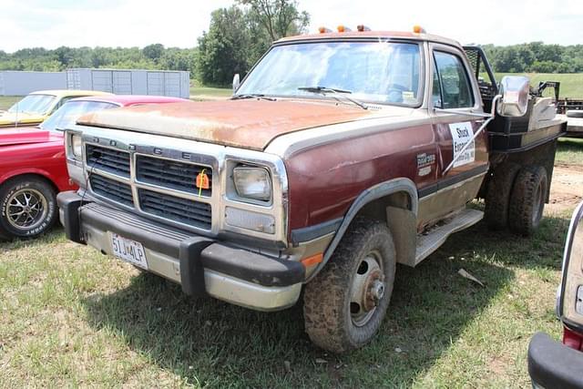 Image of Dodge Ram 350 equipment image 2