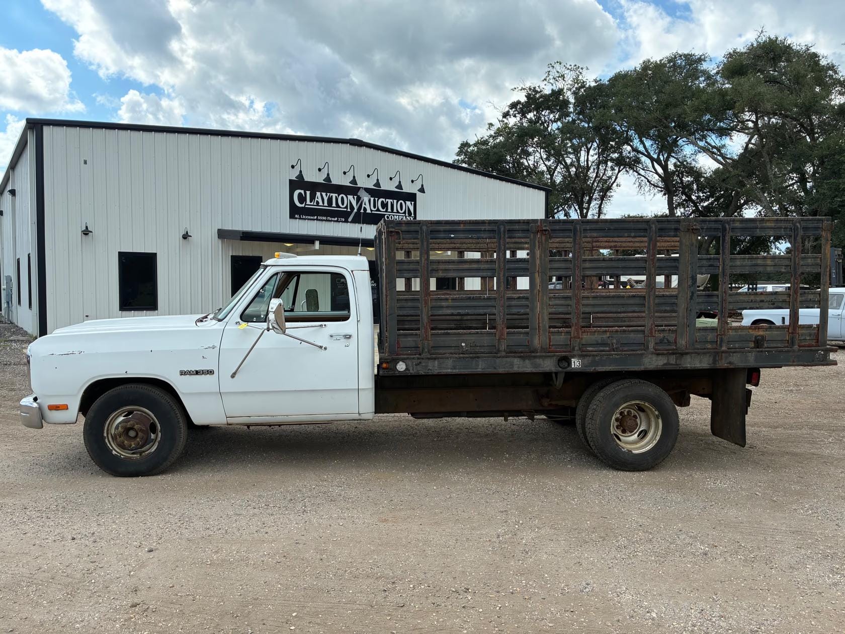 1992 Dodge Ram 3500 Equipment Image0