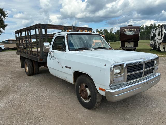 Image of Dodge Ram 3500 equipment image 2