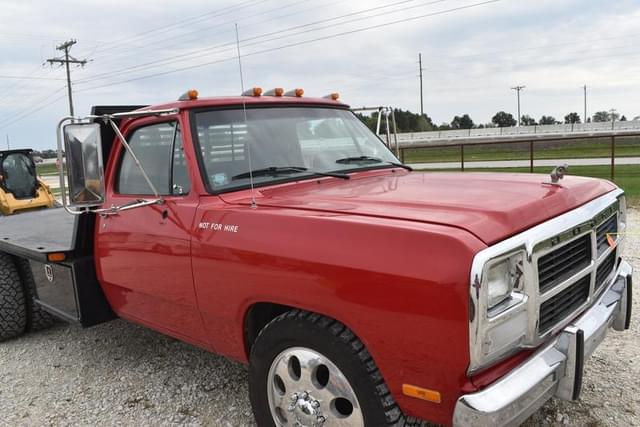 Image of Dodge D350 equipment image 4