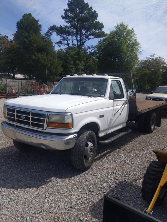 Image of Ford F-450 equipment image 4