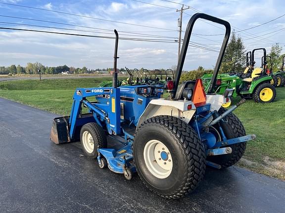 Image of Ford 1320 equipment image 1