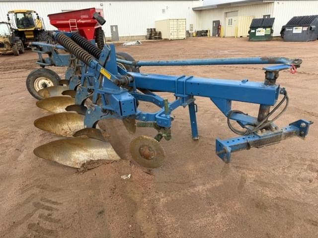 Image of Ford 151 equipment image 2