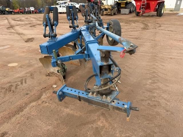 Image of Ford 151 equipment image 1