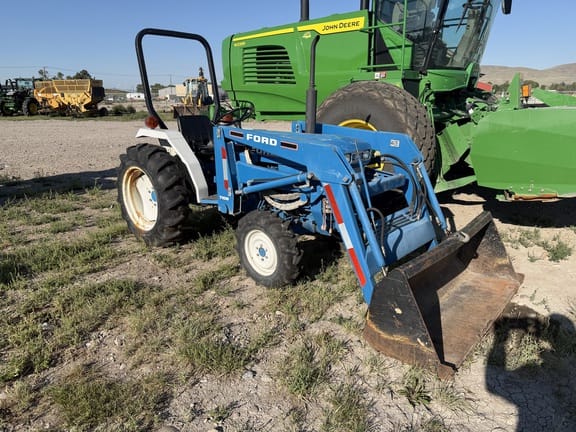 1992 Ford 1715 Equipment Image0