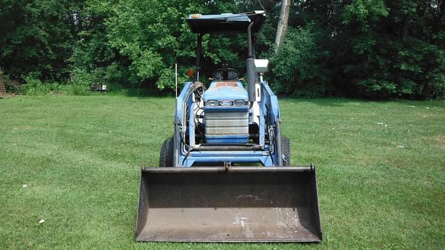 Image of Ford 1720 equipment image 2