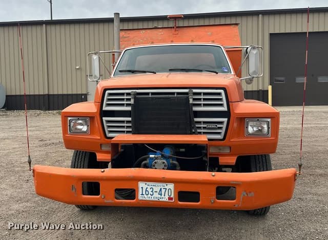 Image of Ford 8000 equipment image 1