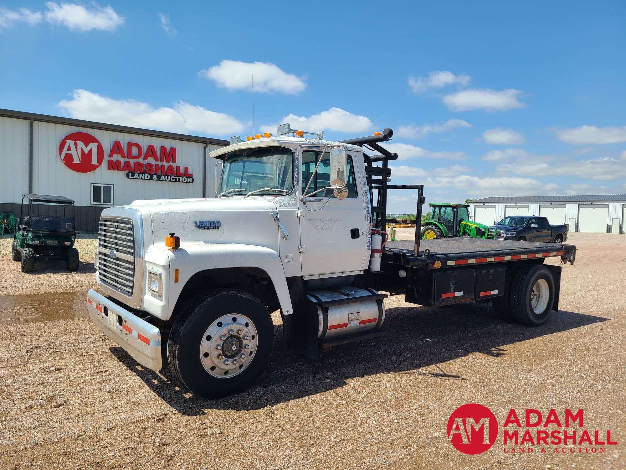 1992 Ford L8000 Equipment Image0
