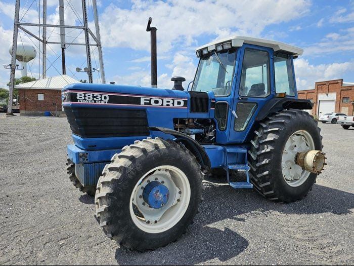Main image Ford 8830