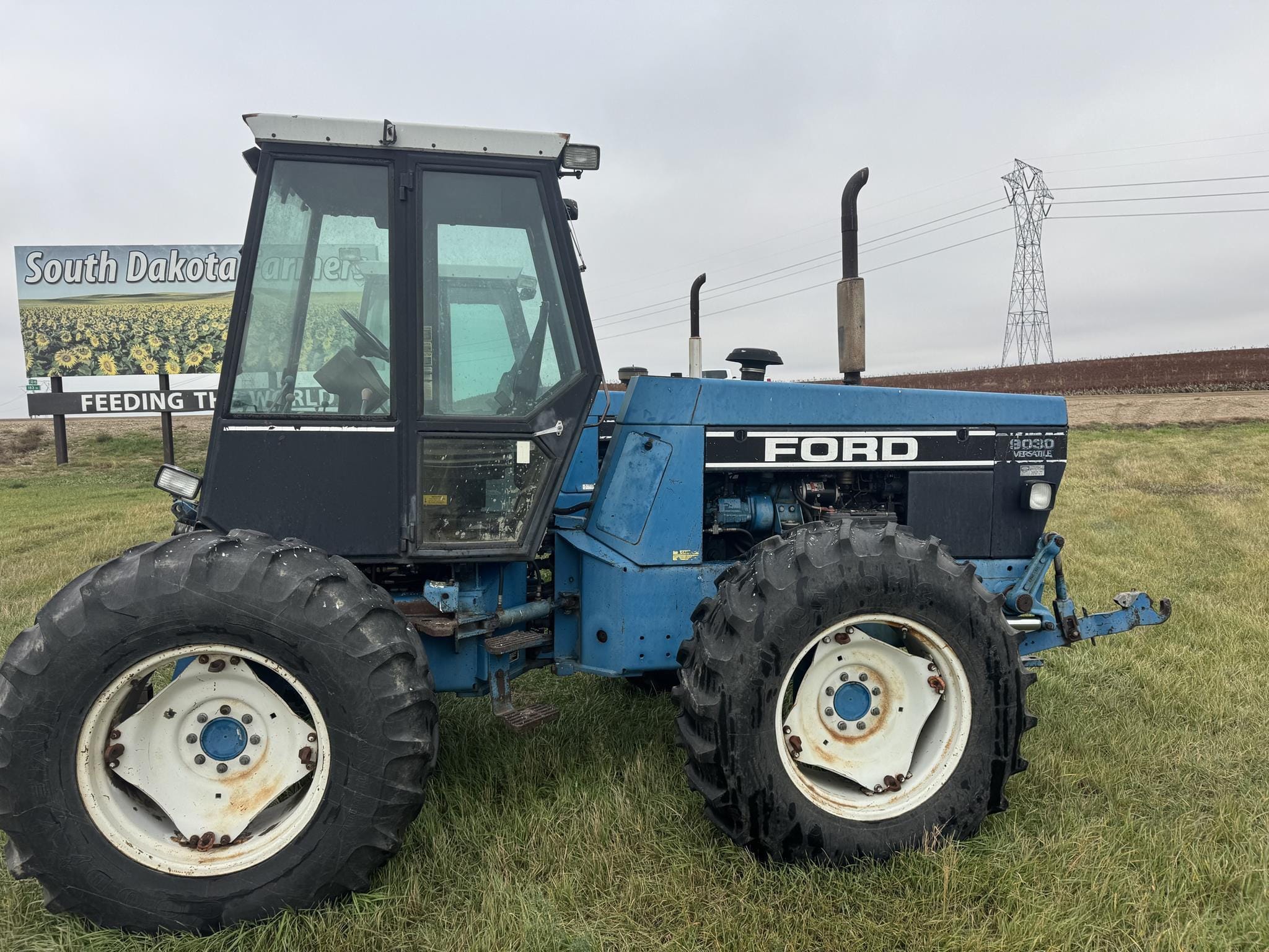1992 Ford 9030 Equipment Image0
