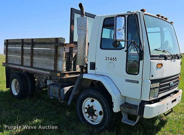 Image of Ford CF7000 equipment image 2
