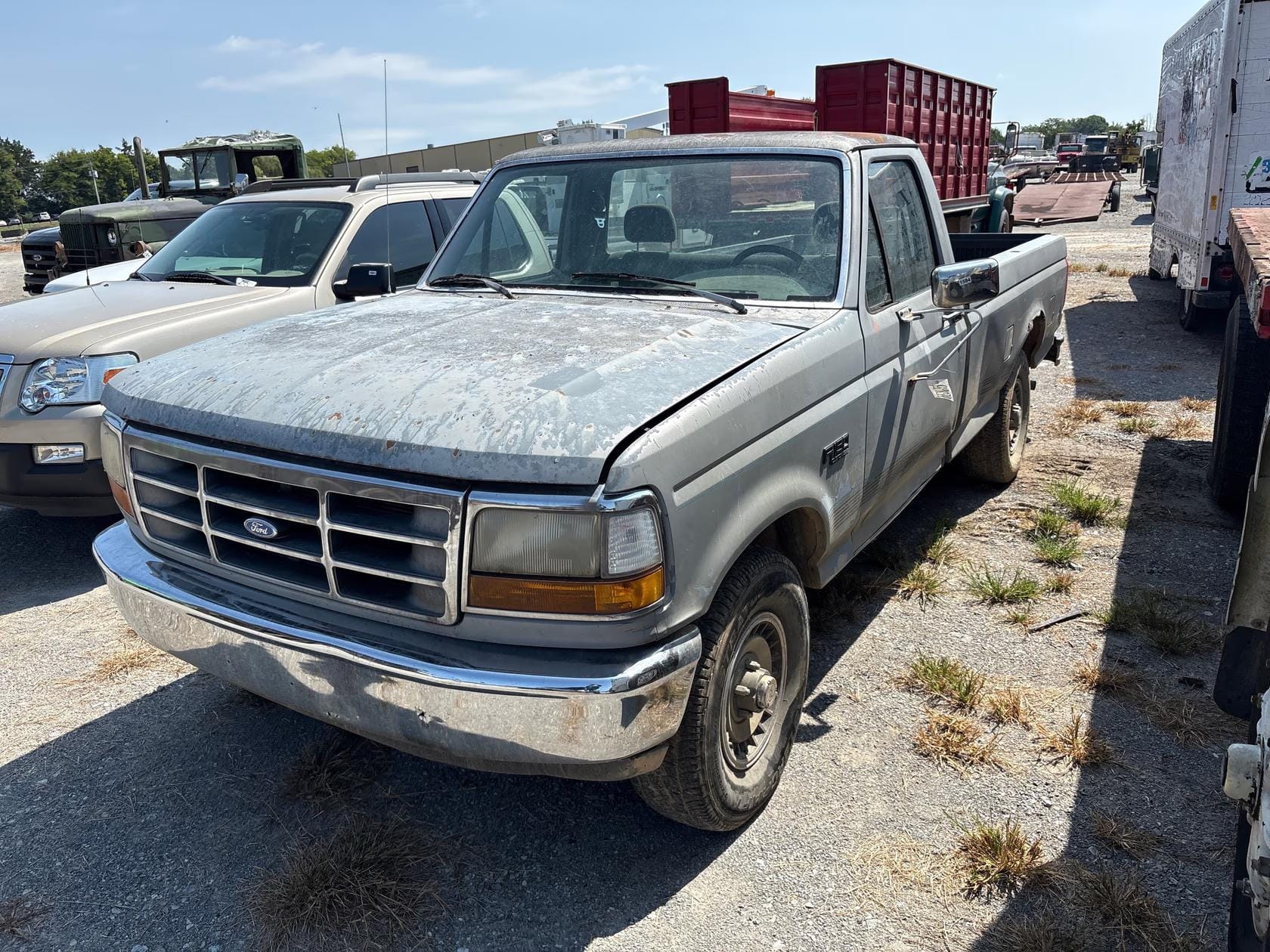 1992 Ford F-150 Equipment Image0