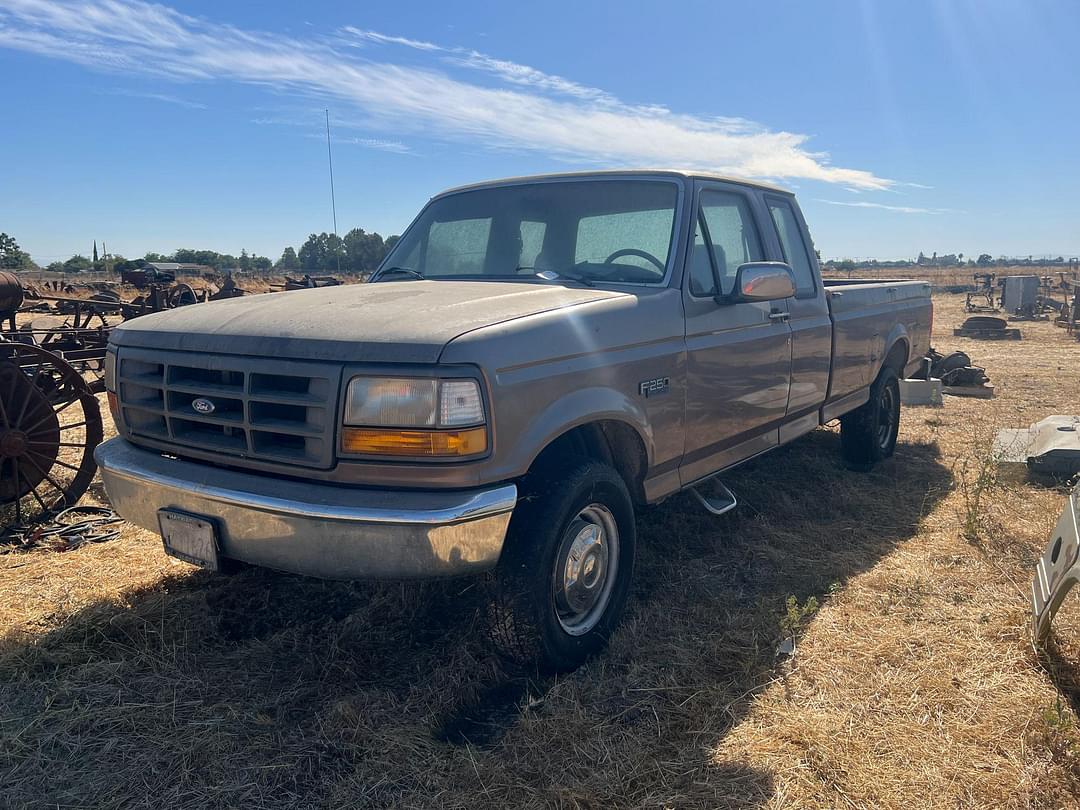 Image of Ford F-250 Primary image