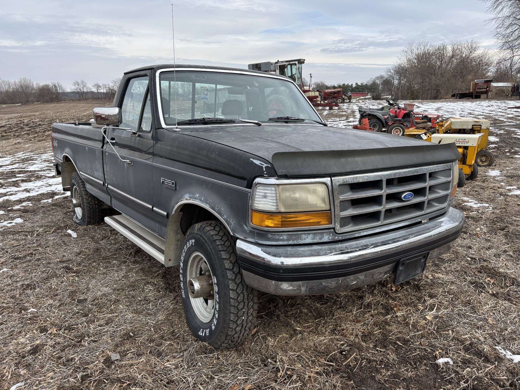 1992 Ford F-250 Equipment Image0