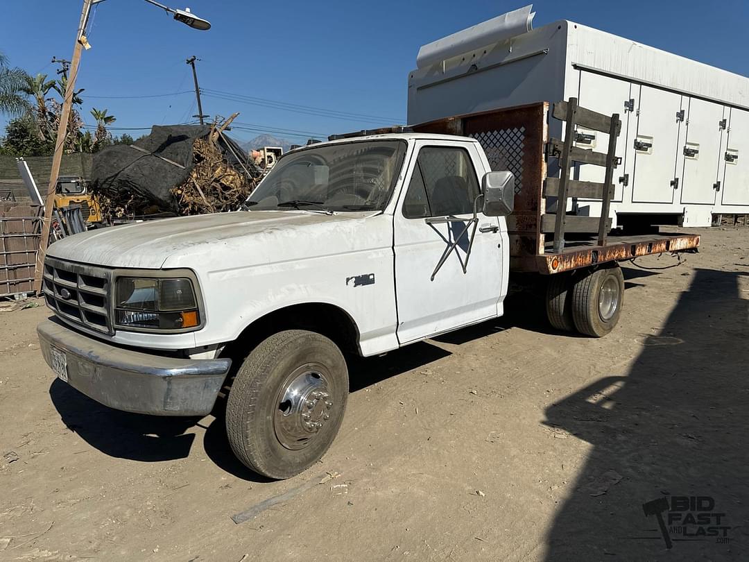 Image of Ford F-350 Primary image