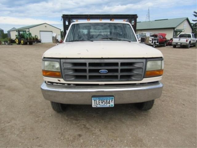 Image of Ford F-350 equipment image 1