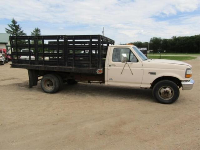 Image of Ford F-350 equipment image 4