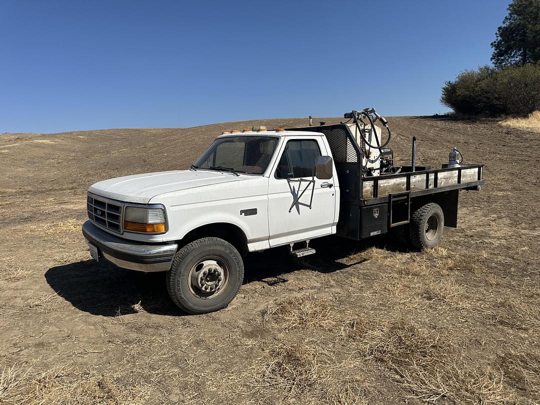 Image of Ford F-450 Primary image