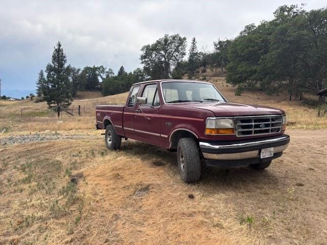 1992 Ford F-150 Equipment Image0