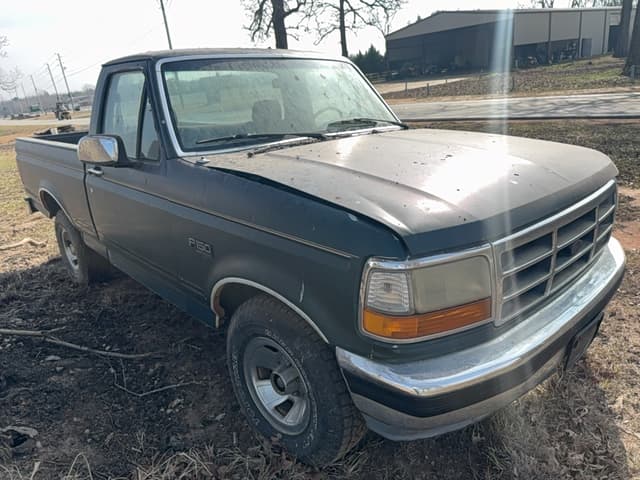 Image of Ford F-150 equipment image 2