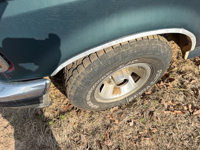 Image of Ford F-150 equipment image 4