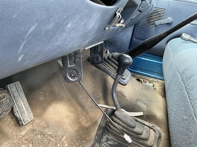 Image of Ford F-250 equipment image 3