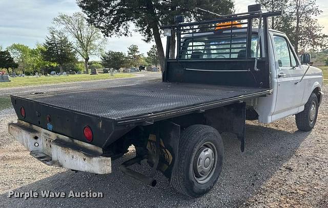 Image of Ford F-250 equipment image 4