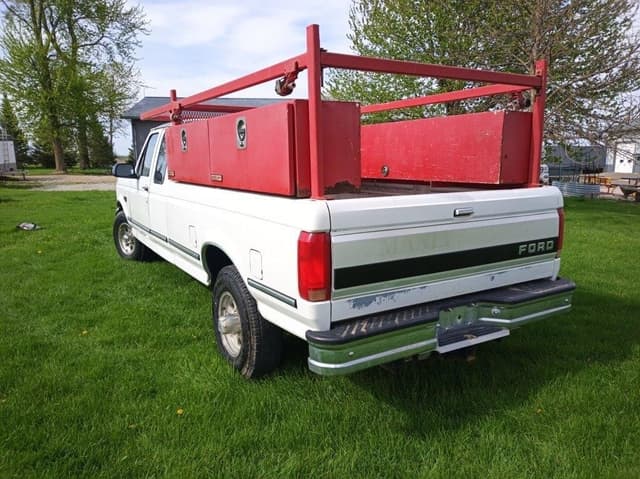 Image of Ford F-250 equipment image 2