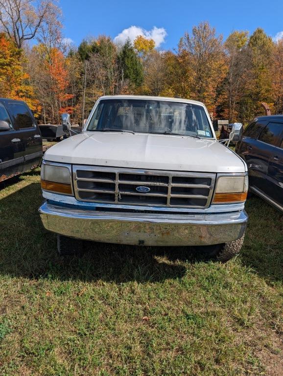 Image of Ford F-350 equipment image 2