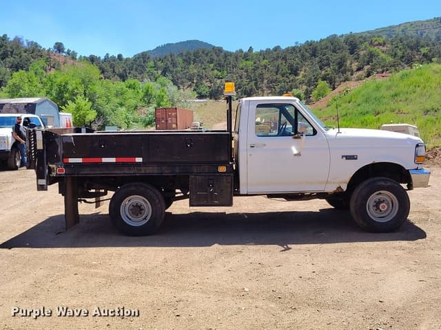 Image of Ford F-350 equipment image 3