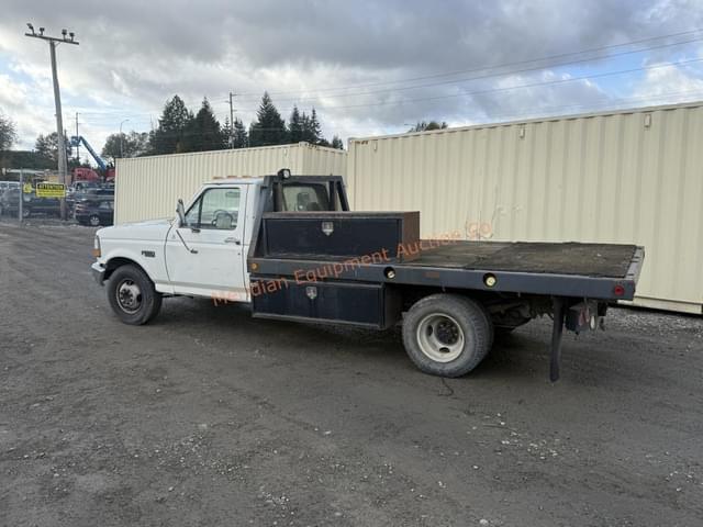 Image of Ford F-350 equipment image 3