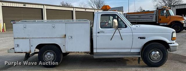 Image of Ford F-350 equipment image 3