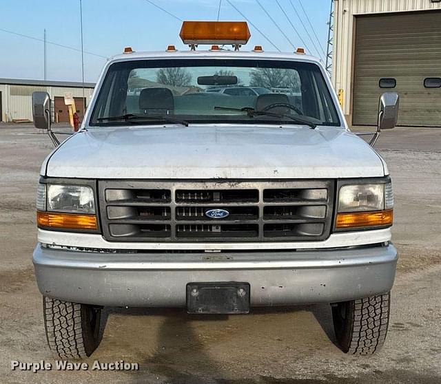 Image of Ford F-350 equipment image 1