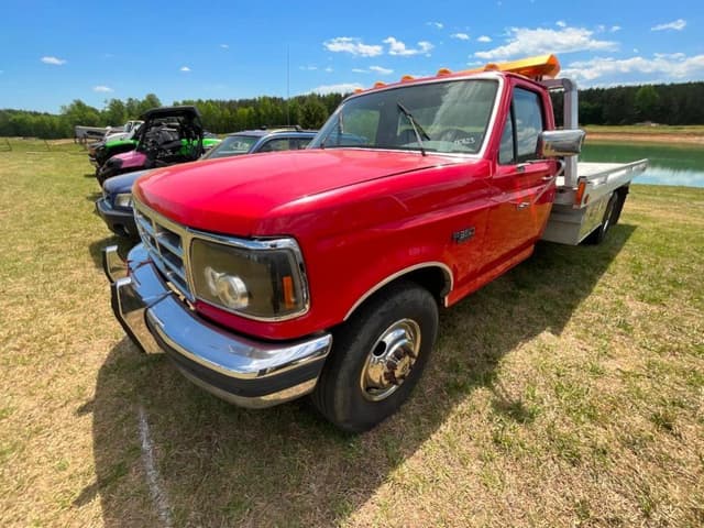 Image of Ford F-350 equipment image 2