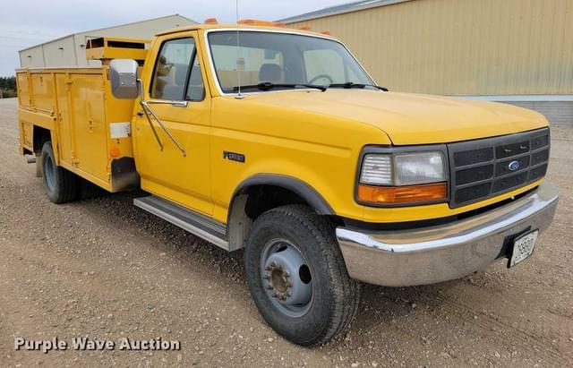 Image of Ford F-450 equipment image 2