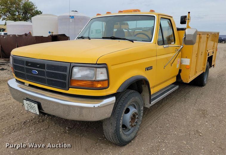 1992 Ford F-450 Equipment Image0
