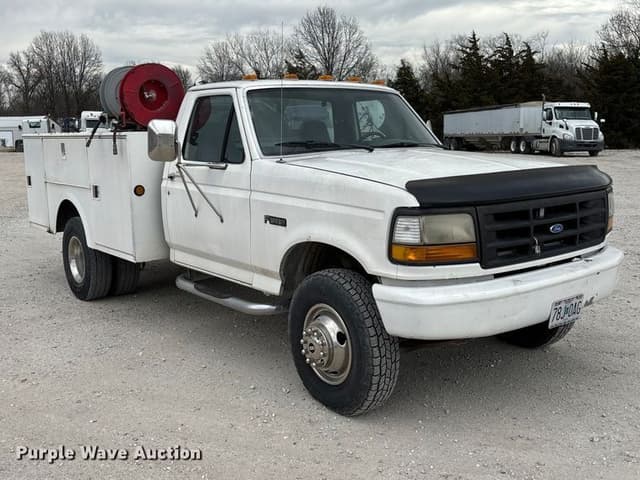 Image of Ford F-450 equipment image 2