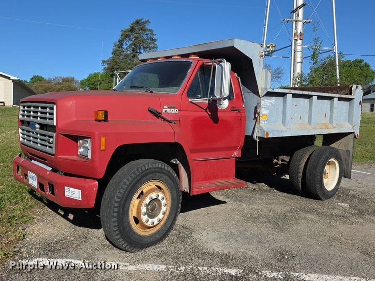 1992 Ford F-600 Equipment Image0