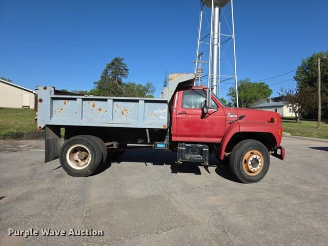 Image of Ford F-600 equipment image 3