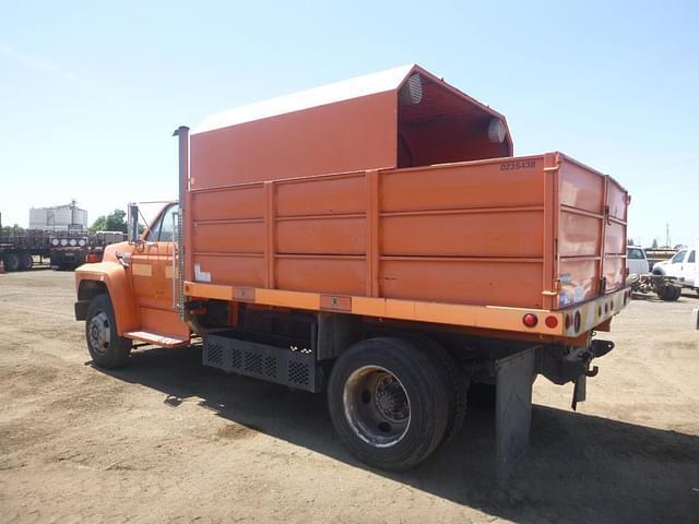 Image of Ford F-600 equipment image 3